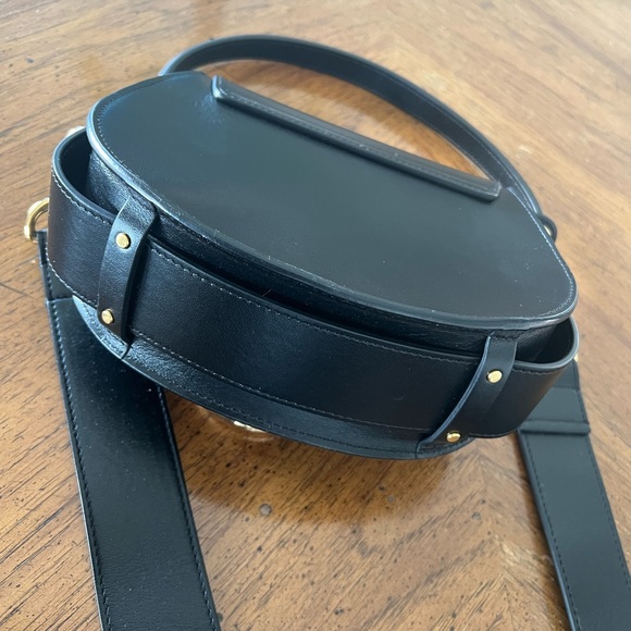 Chloe- Practically New
Tess Small Crossbody Bag in Leather - Picture 7 of 9